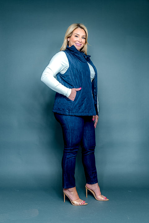 Plus Size Puff Quilt Vest W/Zipper and 2 Front Pockets (FW191186W) - Wholesale Fashion Couture 