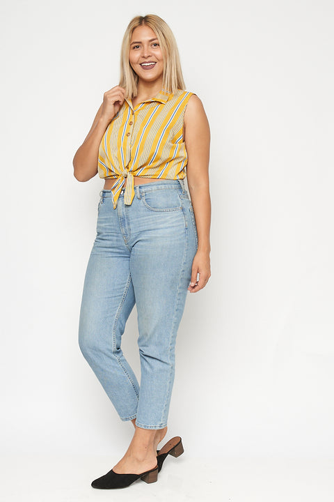 Plus Size Tie Front Spread Collar Sleeveless Crop Top With Elastic on Back Waist and 3 Front Buttons (FL19G291-P)