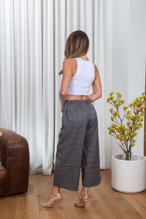 Plaid Capri Pants Elastic On Waist* (185065) - Wholesale Fashion Couture 
